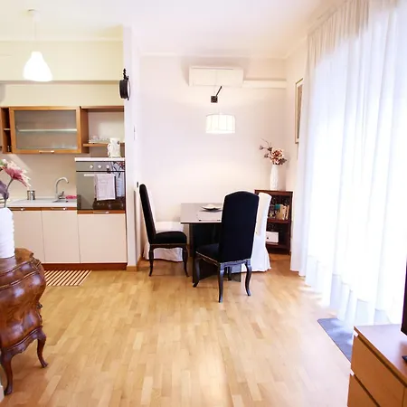 Ferienwohnung Sofia House With Private Parking Genua Exterior foto